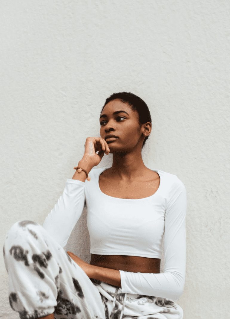 Modélame así.. dame ahora tu mejor pose, pose, pose.