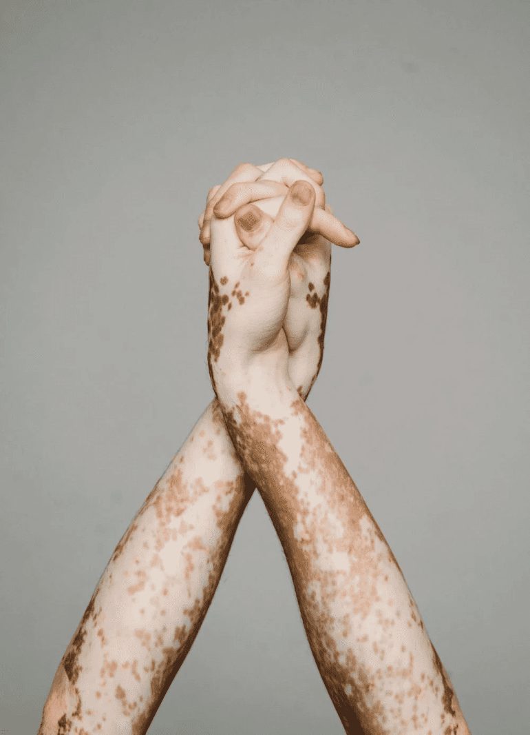 Modélame así.. dame ahora tu mejor pose, pose, pose.